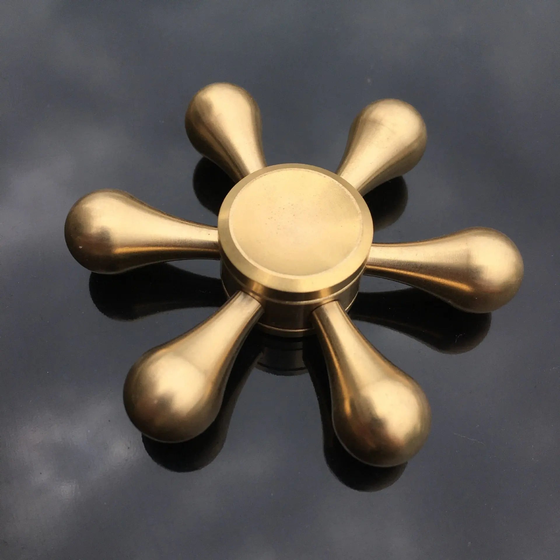 https://yeechop.com/products/copper-core-bullet-shape-finger-spinner-sr15?_pos=1&_sid=9aeee7a21&_ss=r