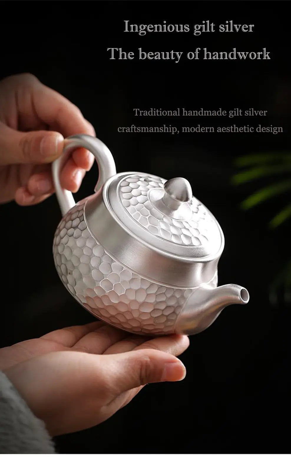 https://yeechop.com/products/gilt-s999-silver-handmade-teapot-set?_pos=1&_sid=0fa3fb2ef&_ss=r&variant=41952582041764