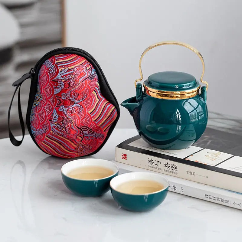 https://yeechop.com/products/gourd-style-travel-tea-set?_pos=1&_sid=90cdb7f9b&_ss=r