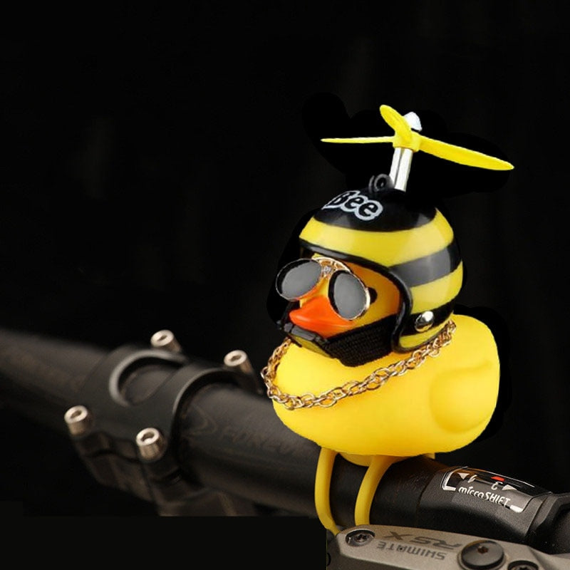 Hélice Casque Petit Canard Jaune Ornement d'équitation MT18