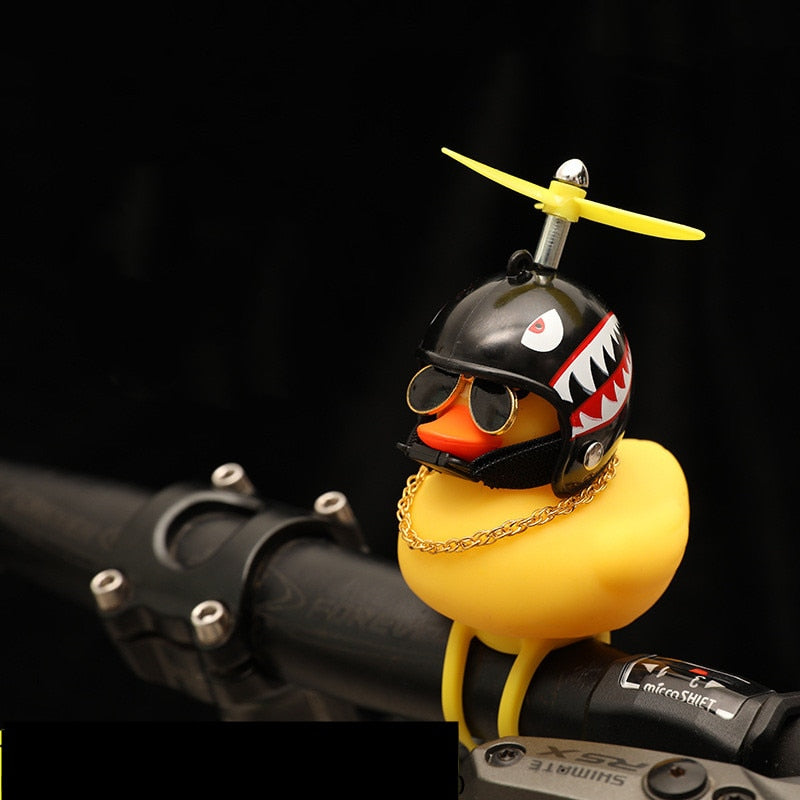 Hélice Casque Petit Canard Jaune Ornement d'équitation MT18