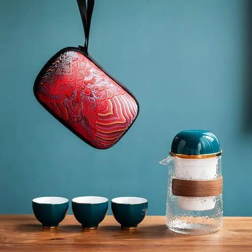 https://yeechop.com/products/landscape-painting-travel-tea-set?_pos=1&_sid=15ccdb759&_ss=r