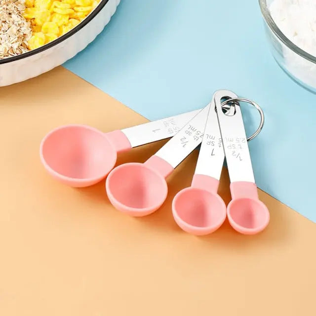 https://yeechop.com/products/measuring-spoon-and-cup-set?_pos=1&_sid=712a579bd&_ss=r&variant=41665659895972