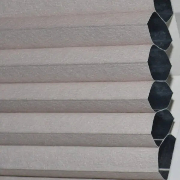 https://yeechop.com/products/customized-interior-window-blinds-hm22?_pos=1&_sid=0a07fbaf5&_ss=r&variant=42301689987236